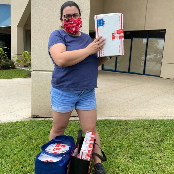 Meet your Posher, Alyssa! - Picture 3 of 4